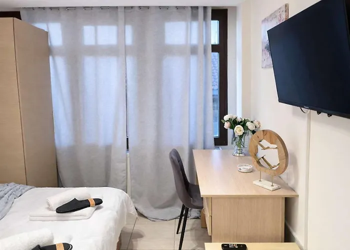 Appartamento Bright W Balcony - Near Center
